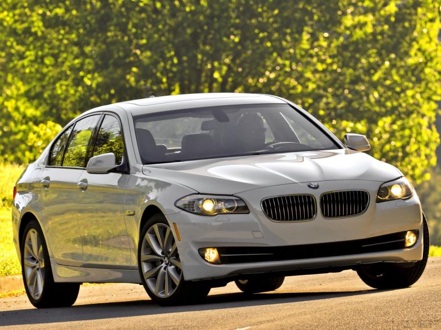  BMW 535i Sedan 2010 года  (US) (фото 1 из 11)
